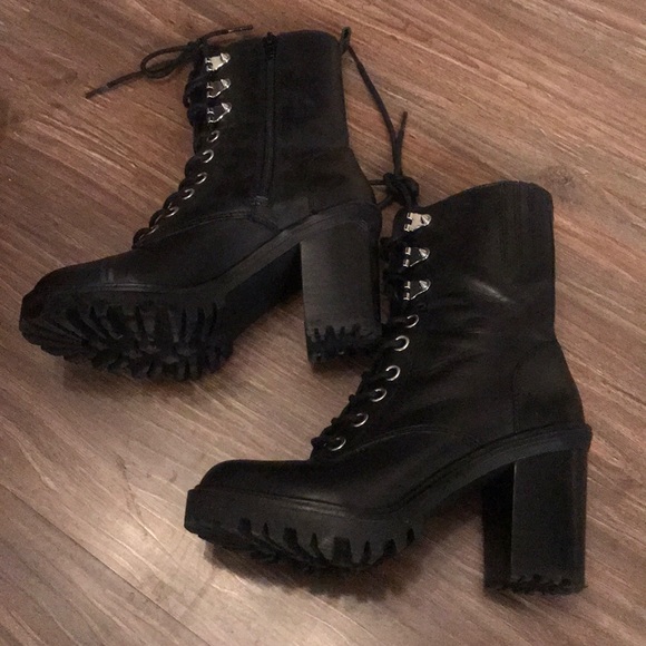 Guess Leather Boots - Picture 4 of 7